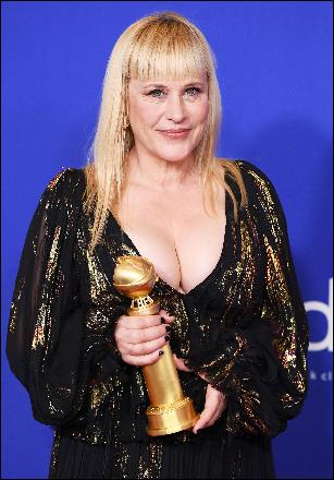 Patricia-Arquette-Golden-Globes (1600x2296, 582 k...)